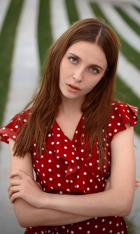 Скачать обои girl Model dress brown hair photo blue eyes bokeh