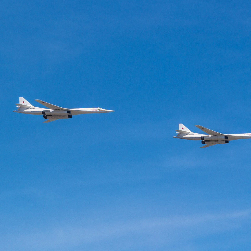 Летают московский. Полет в москву. Москва вид сверху. Полет в москву. Высотка на оружейном переулке.