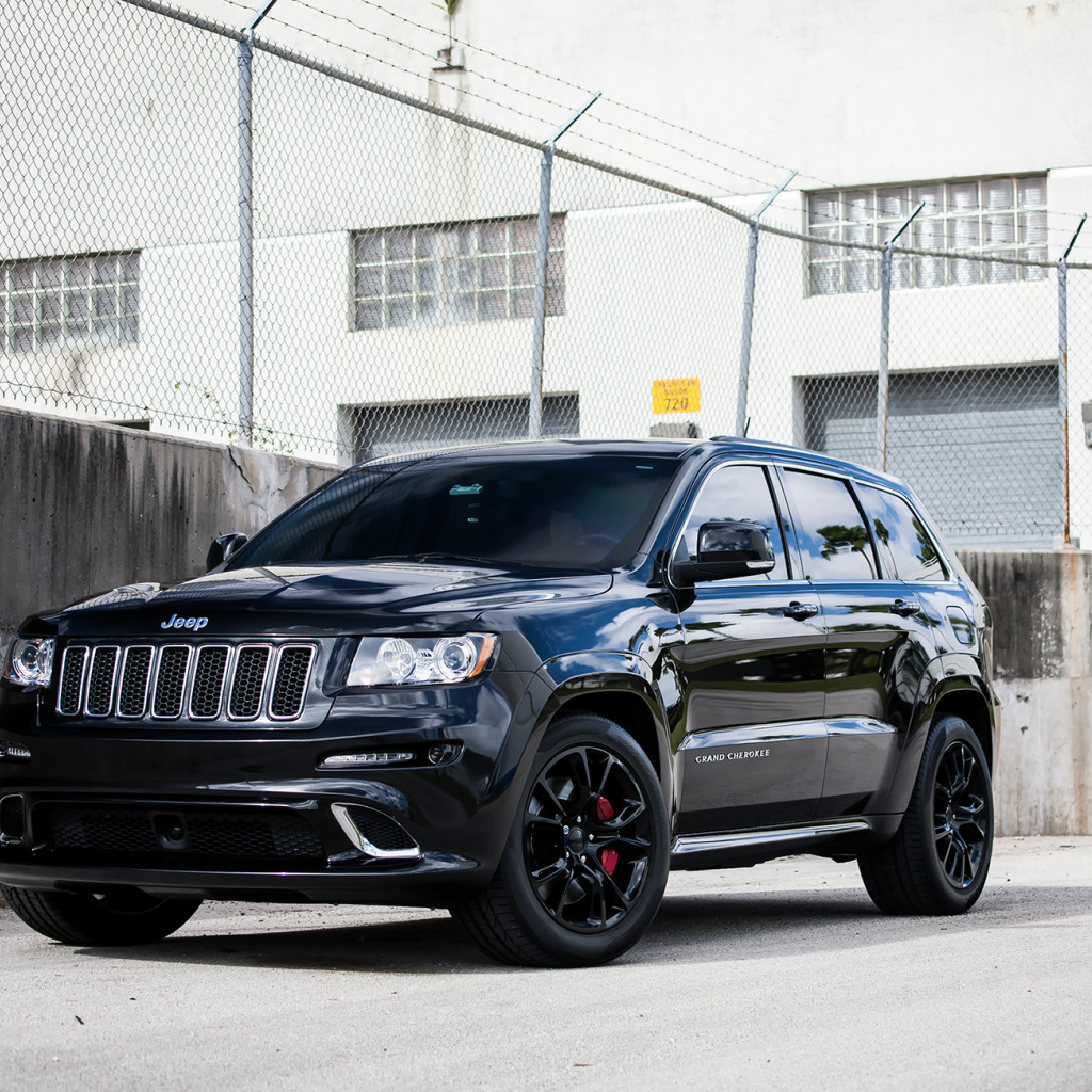 Jeep Grand Cherokee srt8.