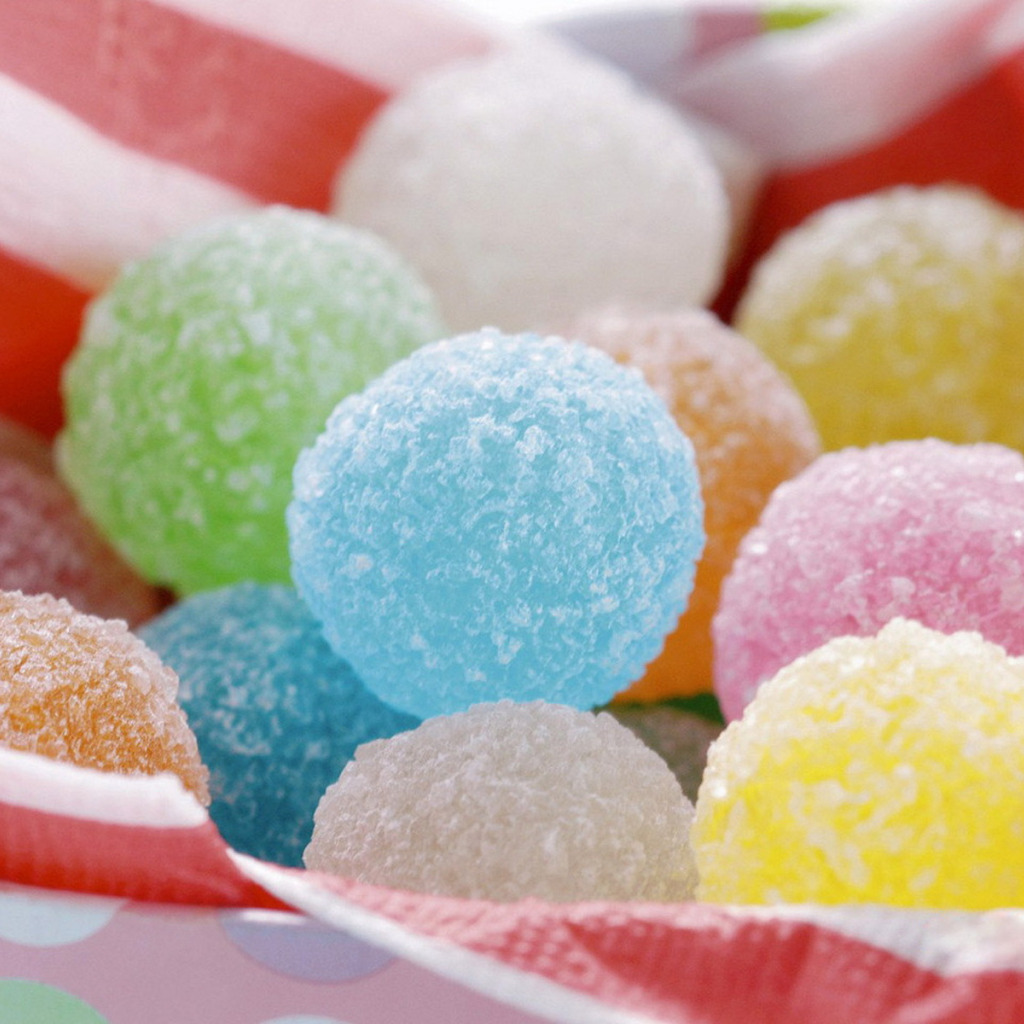 Hot and lovely sugar. Сладости. Разноцветные сладкие шарики. Конфеты сахарные разноцветные. Мармелад.