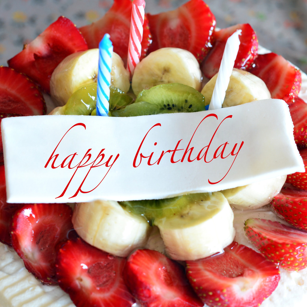 Скачать обои день рождения, клубника, бананы, торт, cake, Happy Birthday,  strawberry, fruits, раздел еда в разрешении 1024x1024