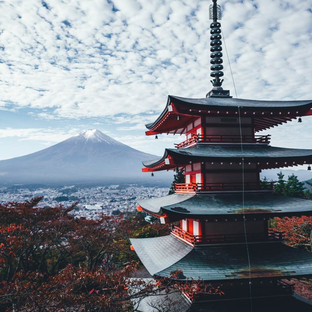 Японское качество видео. Гора Фудзияма в Японии. Японский домик в горах. Китайские домики в горах. Вид на Фудзияму.