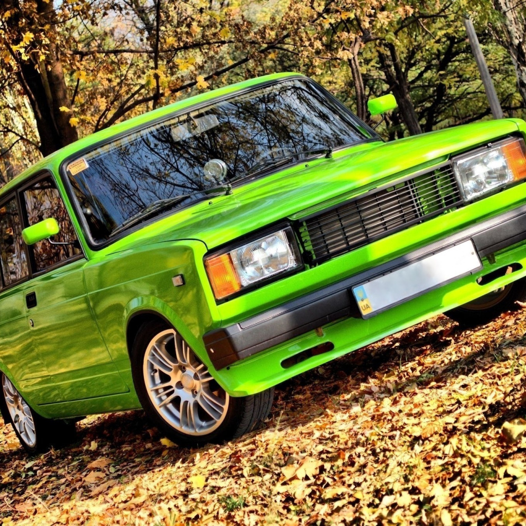 Крутые русские фото. Lada 2105 Green. ВАЗ-2105 Жигули зеленая. Тюнингованная машина ВАЗ 2107. 2105 Lada лаймовая.