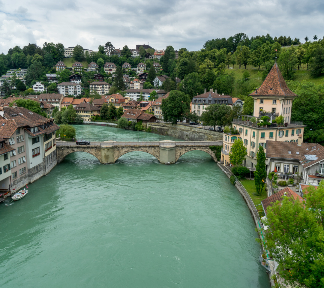 Скачать обои мост, река, здания, Швейцария, Switzerland, Берн, Bern, река  Аре, раздел город в разрешении 1080x960