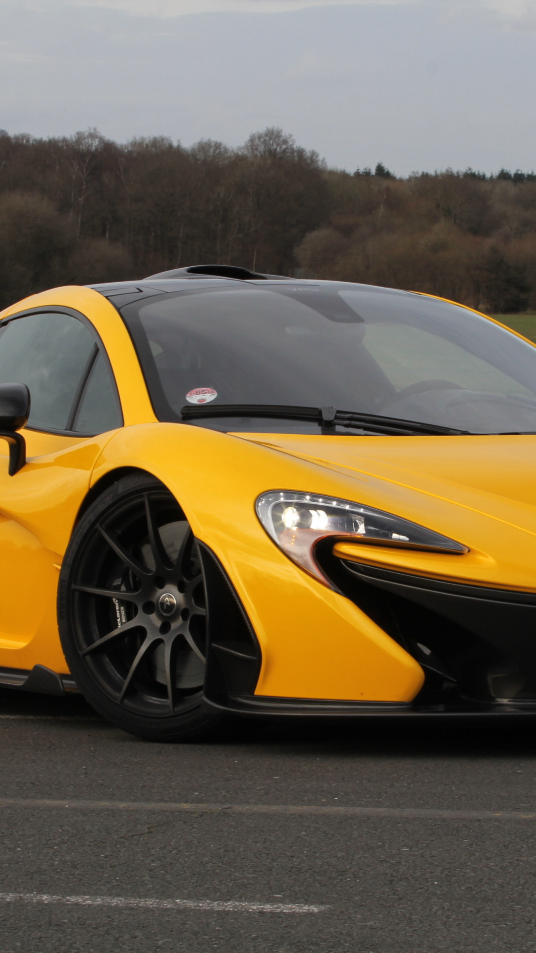 Скачать обои McLaren, Желтый, Макларен, Фары, Диски, Суперкар, Yellow,  Гиперкар, раздел mclaren в разрешении 1082x1922