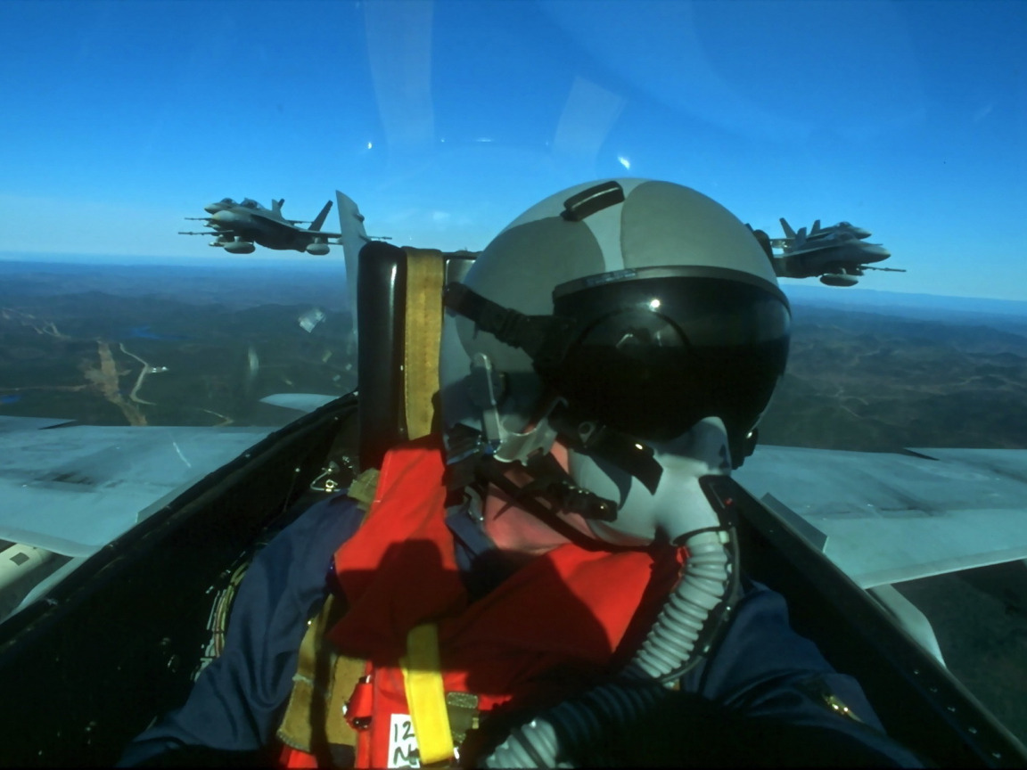 Летчик полет. Пилот в полете. Японский летчик в кабине f-16. Самурай кабине самолета. Фанат авиации.