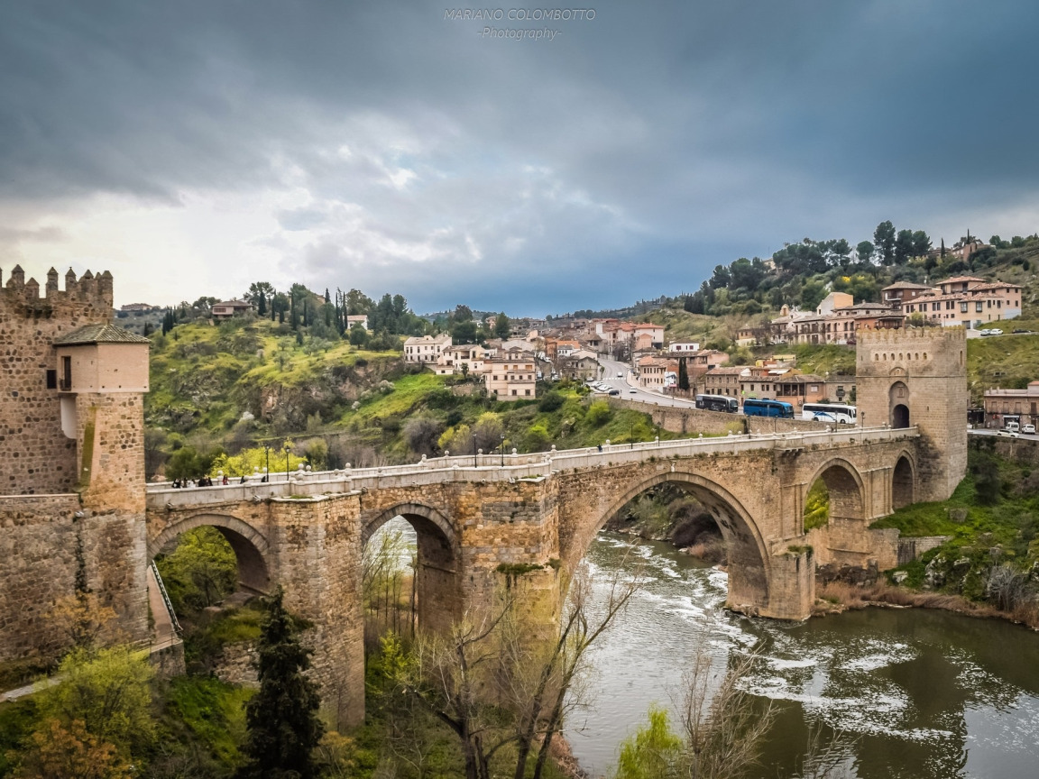 Исторический центр города толедо. Испания исторический город толедо. Толедо испания достопримечательности. Исторический центр города толедо. Город трех культур.