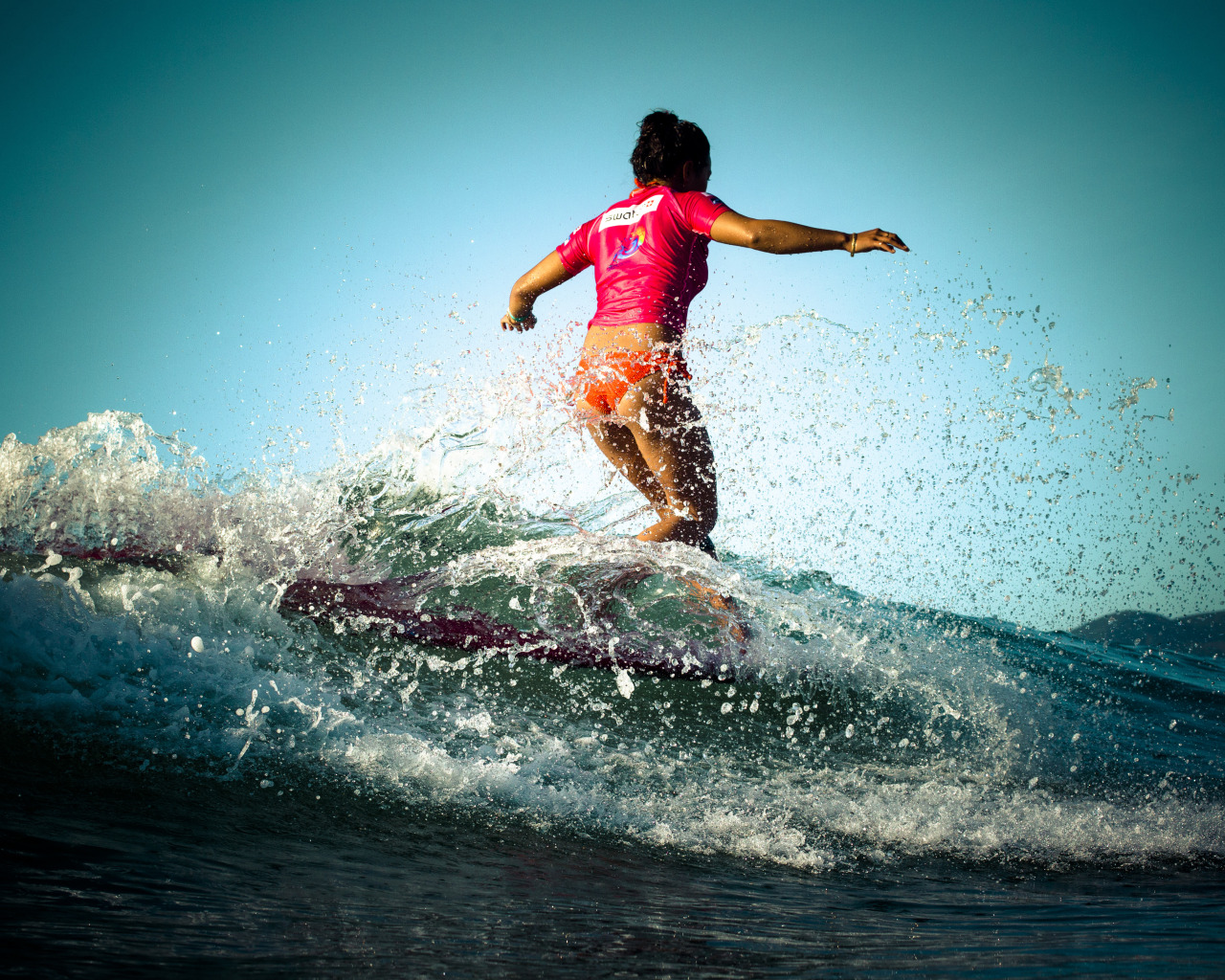 Серфинг на английском. Colorful Surfboard.