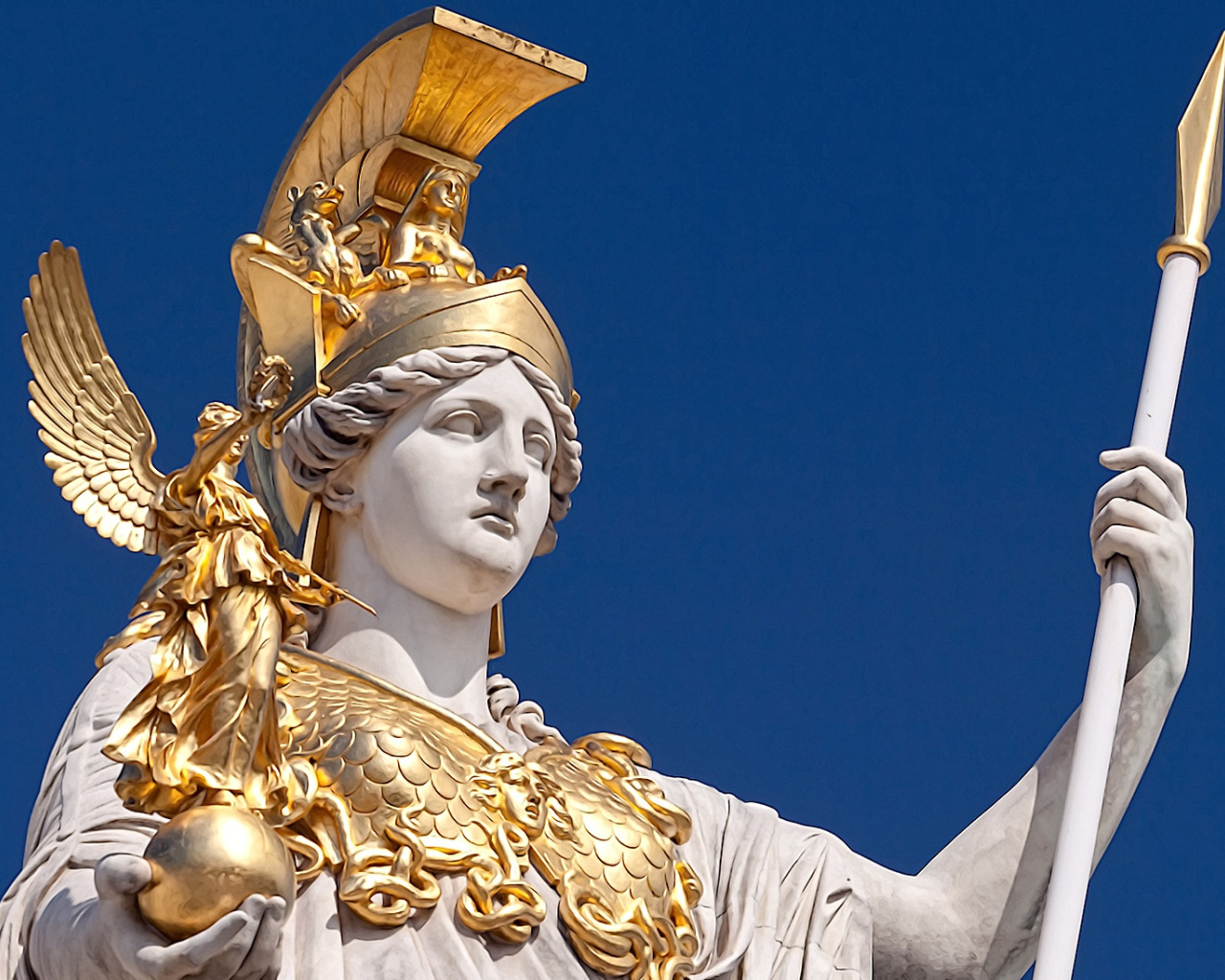 Скульптура "Афина". Афина богиня мудрости. Боги древней Греции Афина Паллада. Афина Паллада статуя.