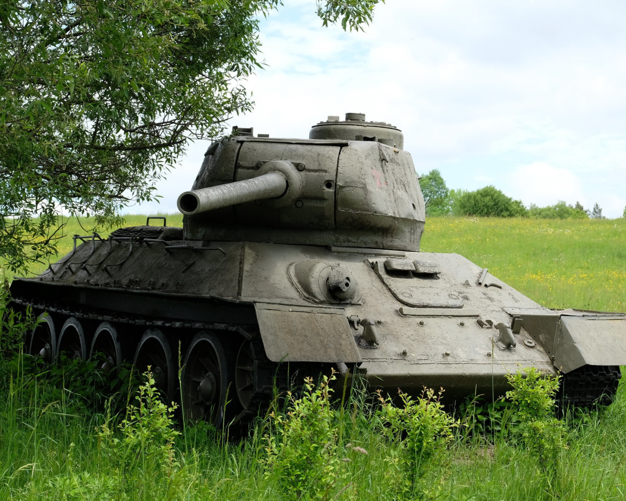Т 34 люди. Танк т34. Т 34 85. Танк т-34-85. Т-34 средний танк.
