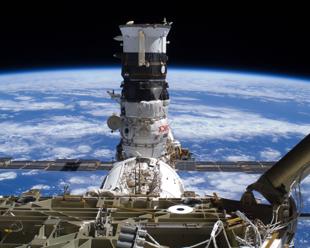 космос, планета земля, МКС, шлюз, Российский сектор