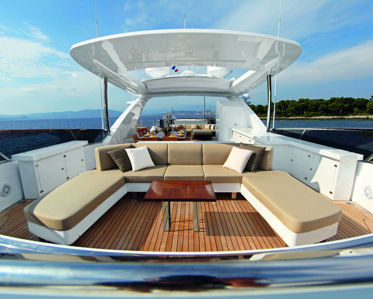 Benetti 132