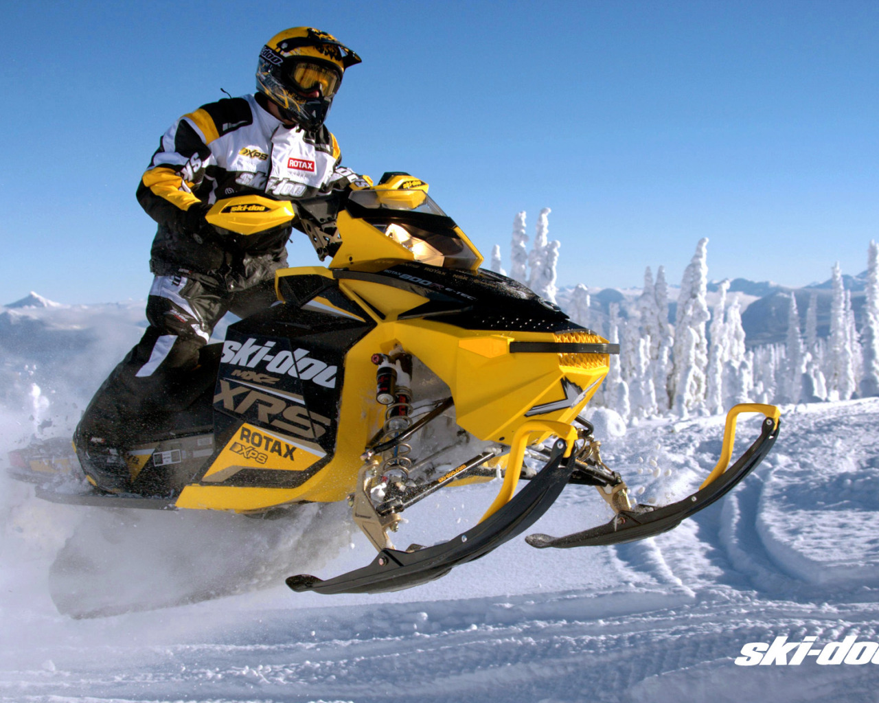 Ski doo sporting. Snowmobile BRP Ski-Doo. Ski Doo MXZ XRS 800. Снегоход Ski Doo Rotax 800r. BRP MXZ 800 XRS.