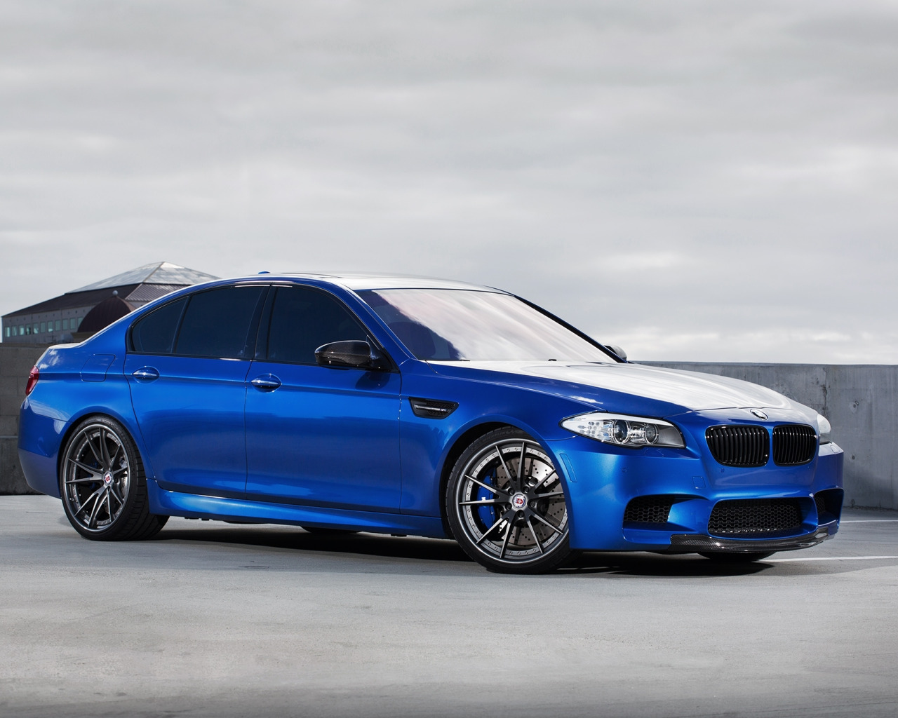 Синий 10. БМВ м5 ф10. БМВ м5 f10. БМВ m5 f10. BMW m5 f10 Blue.