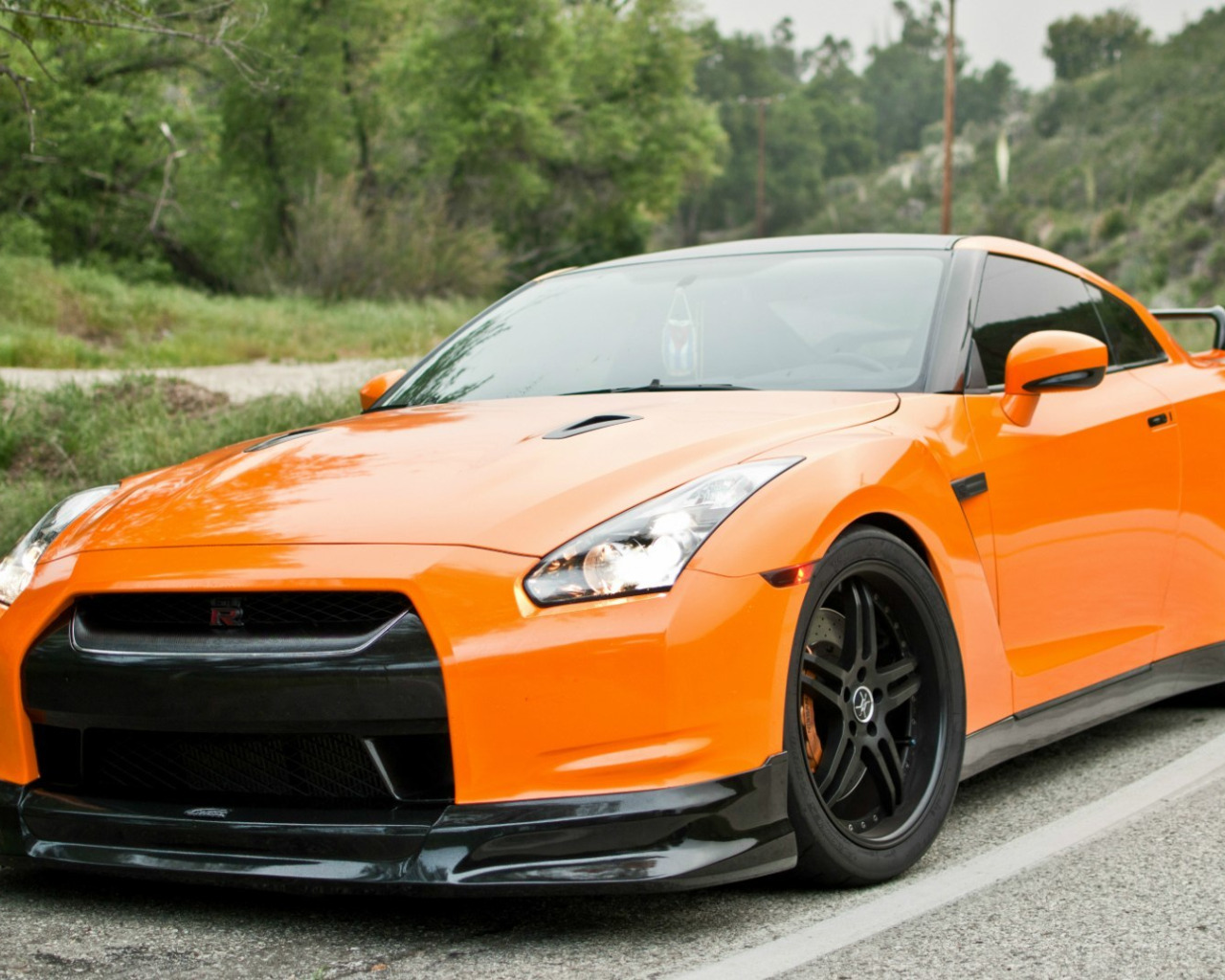 Nissan GTR Orange