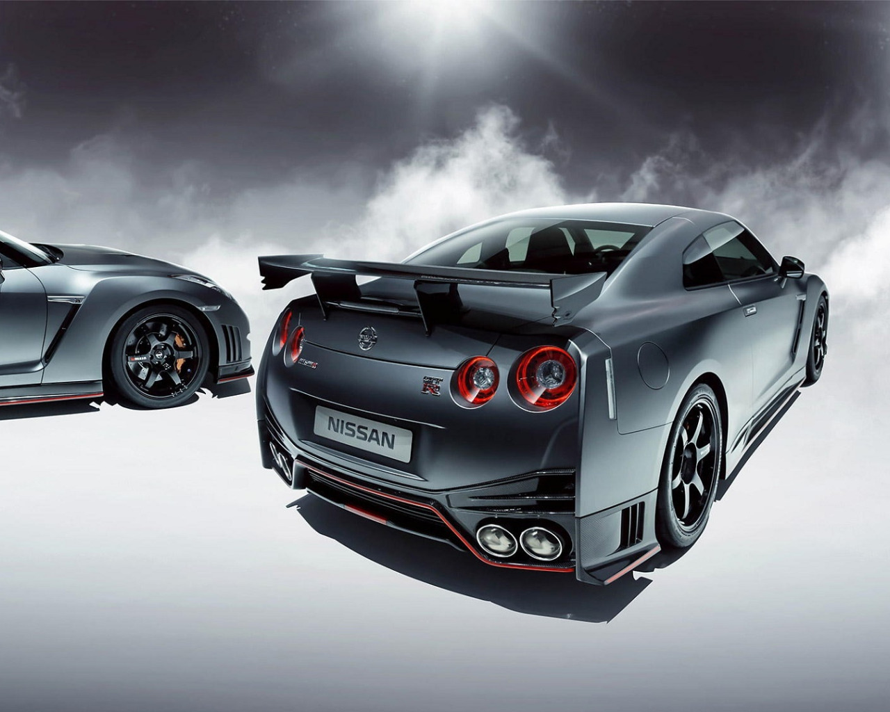 Nissan gt r r35 Rear