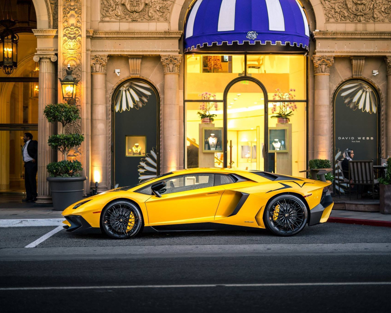 Lamborghini Aventador SV Yellow