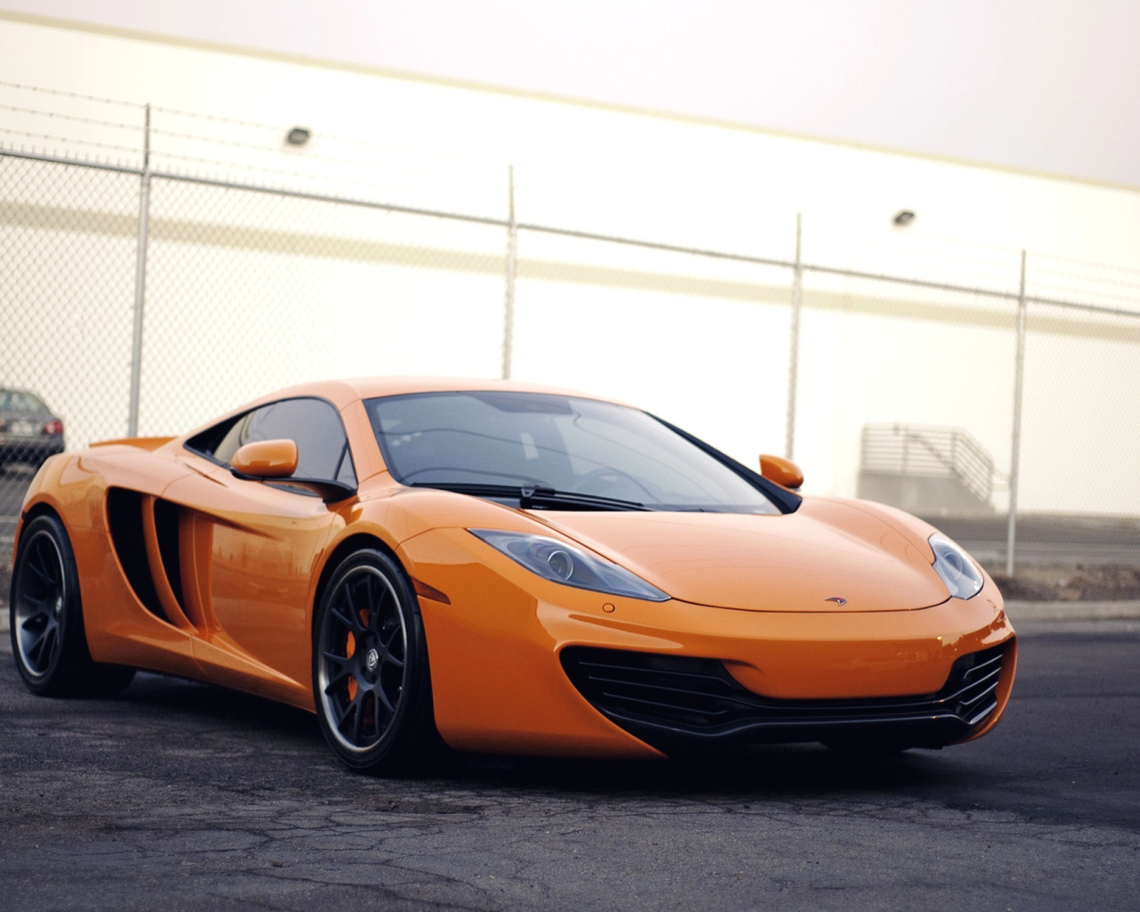 MCLAREN mp4-12c