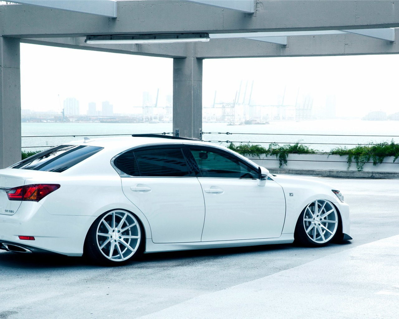 GS 350 на Vossen