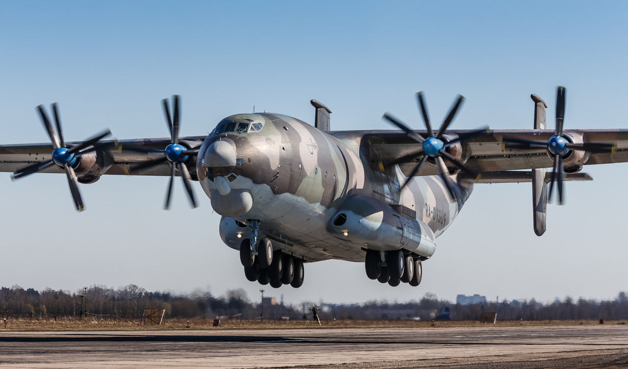 Тяжелый и 12. АН-22 Антей. Тяжёлый военно-транспортный самолёт АН-22 («Антей»). Самолёт Антей АН-22. Транспортный самолет АН 22 Антей.