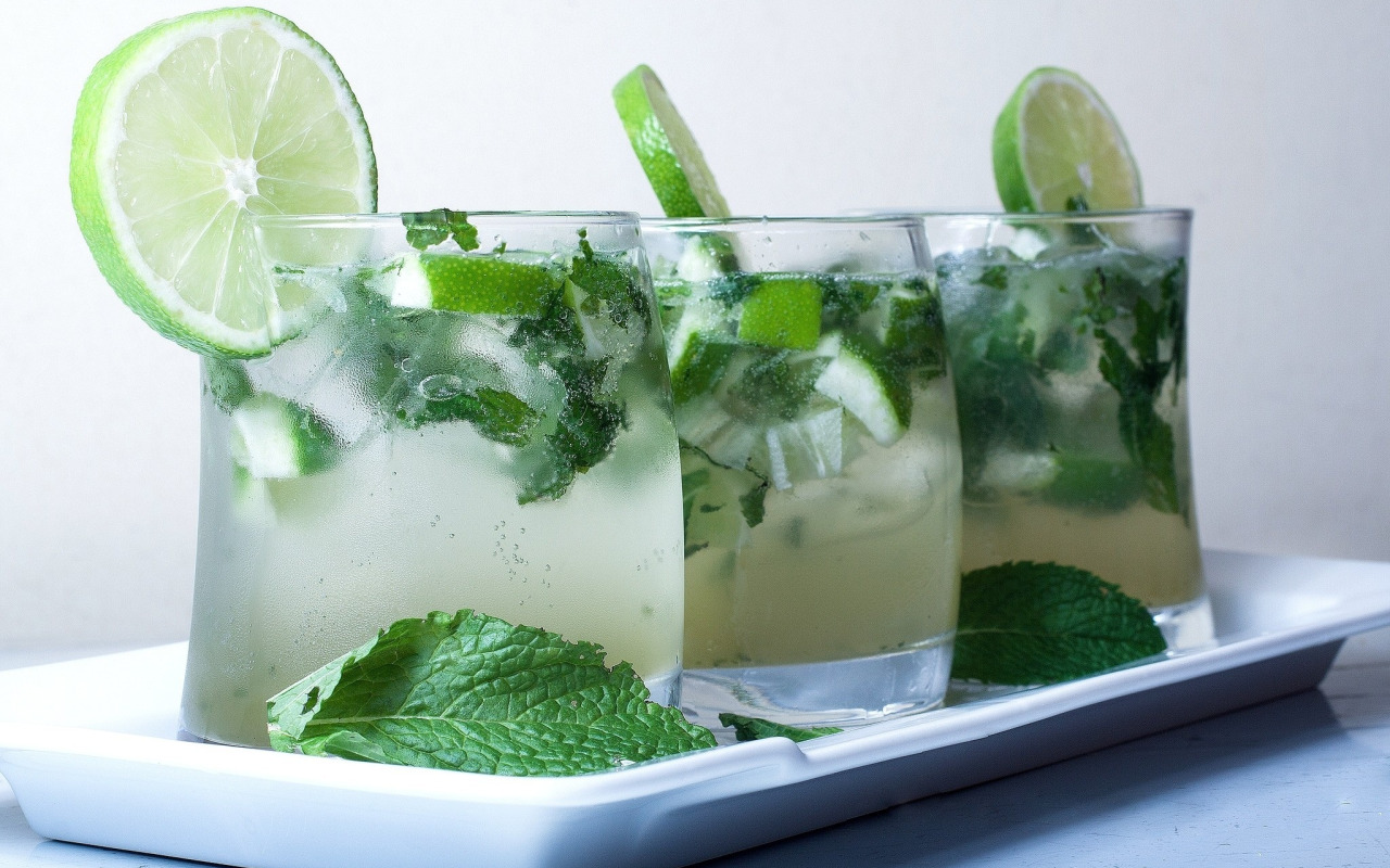 Лимонад Мохито лайм мята. Мохито лайм мята. Напиток Мохито лайм мята. Mint Mojito напиток.