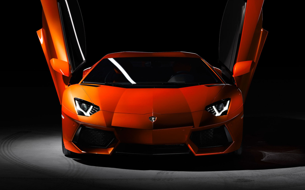 Lamborghini Aventador 4 двери