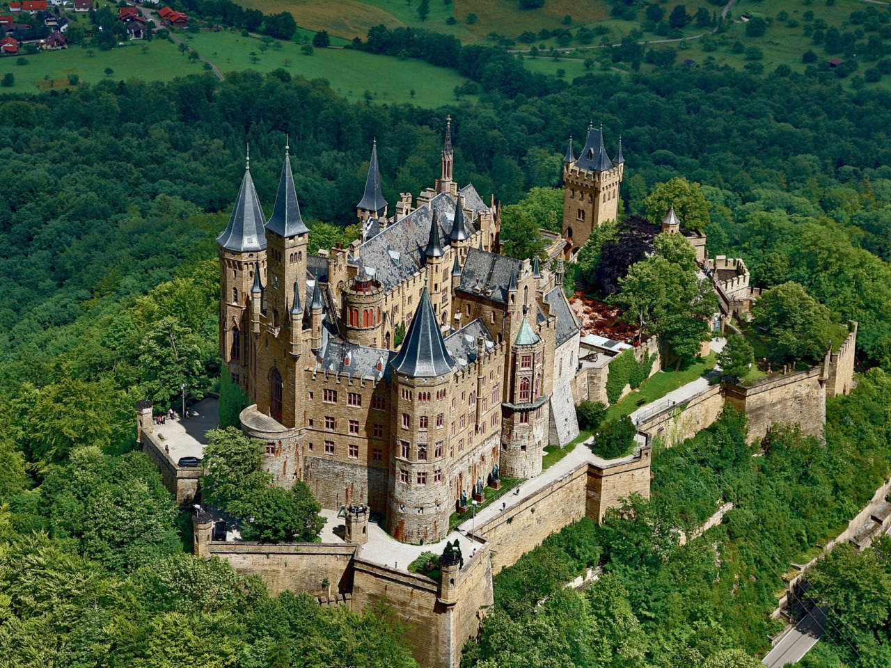 Замки 1 8. Замок Гогенцоллерн Германия. Замок Гогенцоллерн (Hohenzollern_Castle). Гогенцоллерн Бург Бавария. Замок Хохензоллерн Бург Германия.