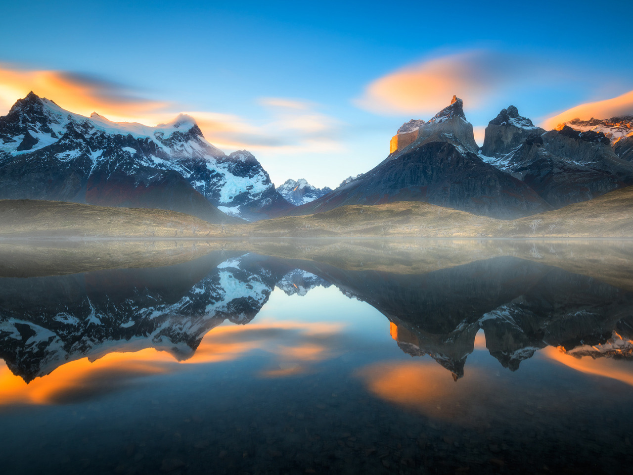 Patagonia. Крутые пейзажи. Фон горы. Красивый фон для рабочего стола. С разрешением 1024 х