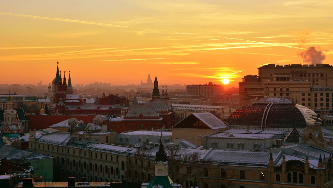 Кремль на закате. Панорама Москвы. Рассвет над Москвой. Закат в Москве.