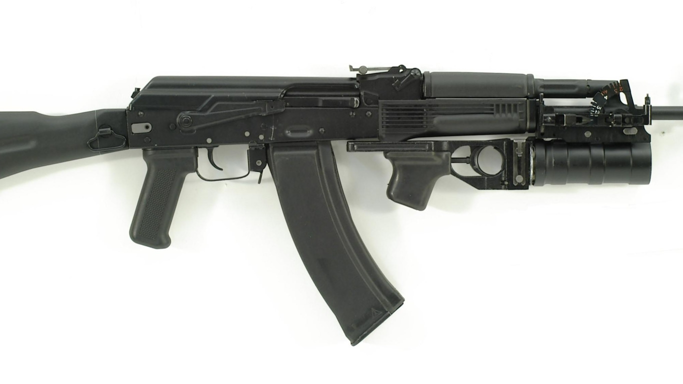 Автомат Калашникова 74м. Автомат AK-74m. АК-74м с подствольным гранатометом ГП-30. АК-74м с ГП-30.