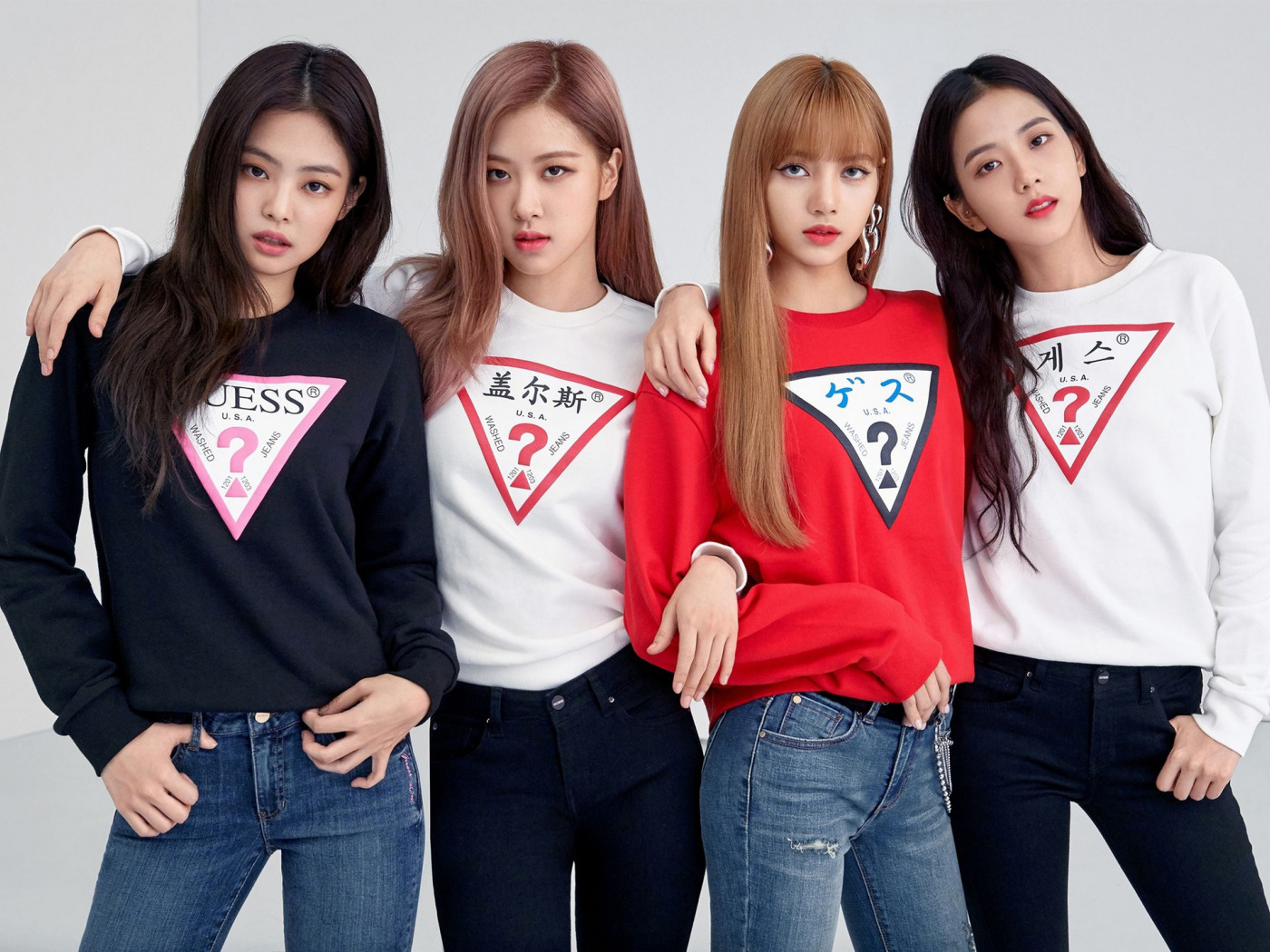 Календарь blackpink. BLACKPINK. Группа BLACKPINK. Блэк Пинк guess. Корейская группа BLACKPINK участницы.