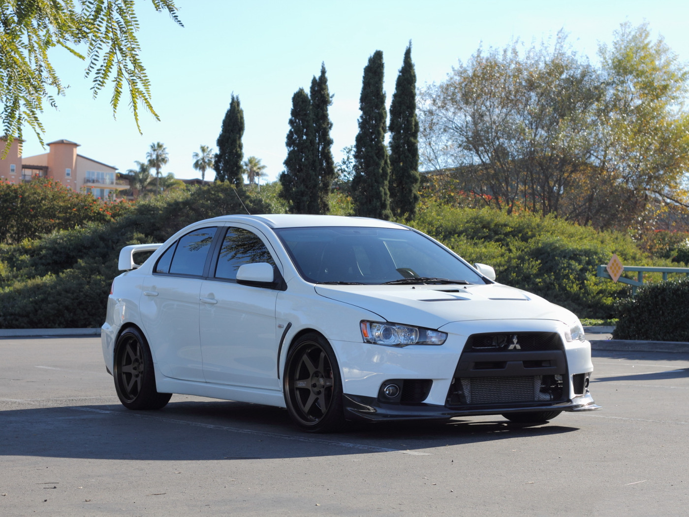 Mitsubishi Lancer Evolution 10 White