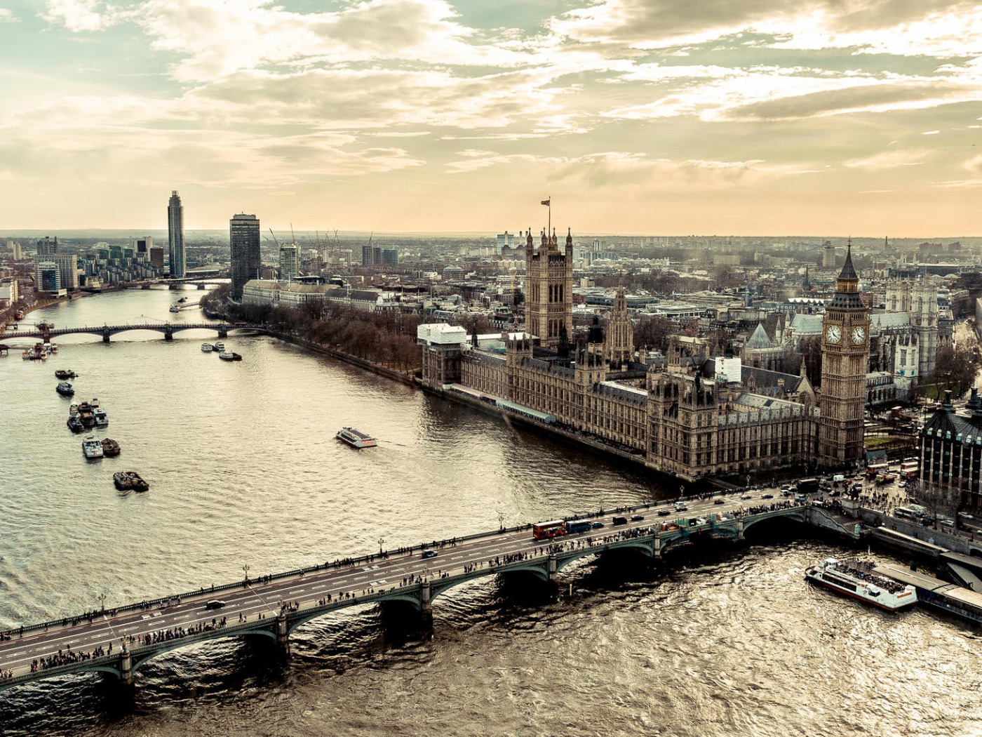 London break. Лондон. Лондон сверху. Лондон вид сверху. Англия вид сверху.