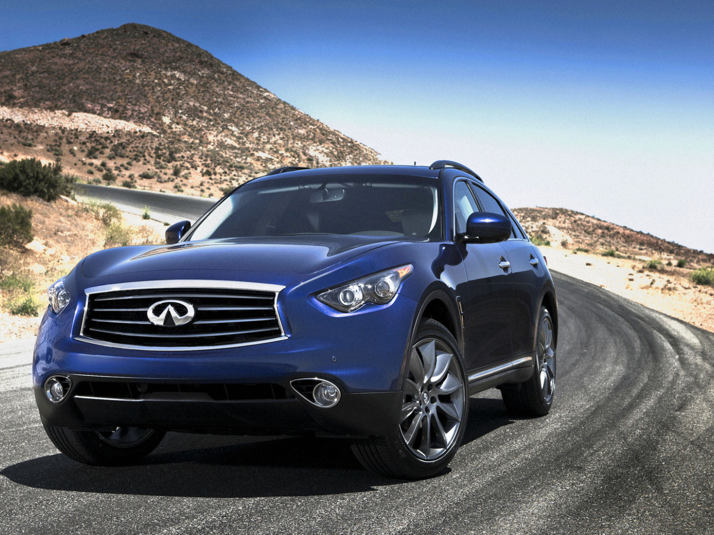 Инфинити чей производитель. Инфинити fx35. Инфинити fx35 2012. Infiniti qx70. Infiniti fx35 s51.