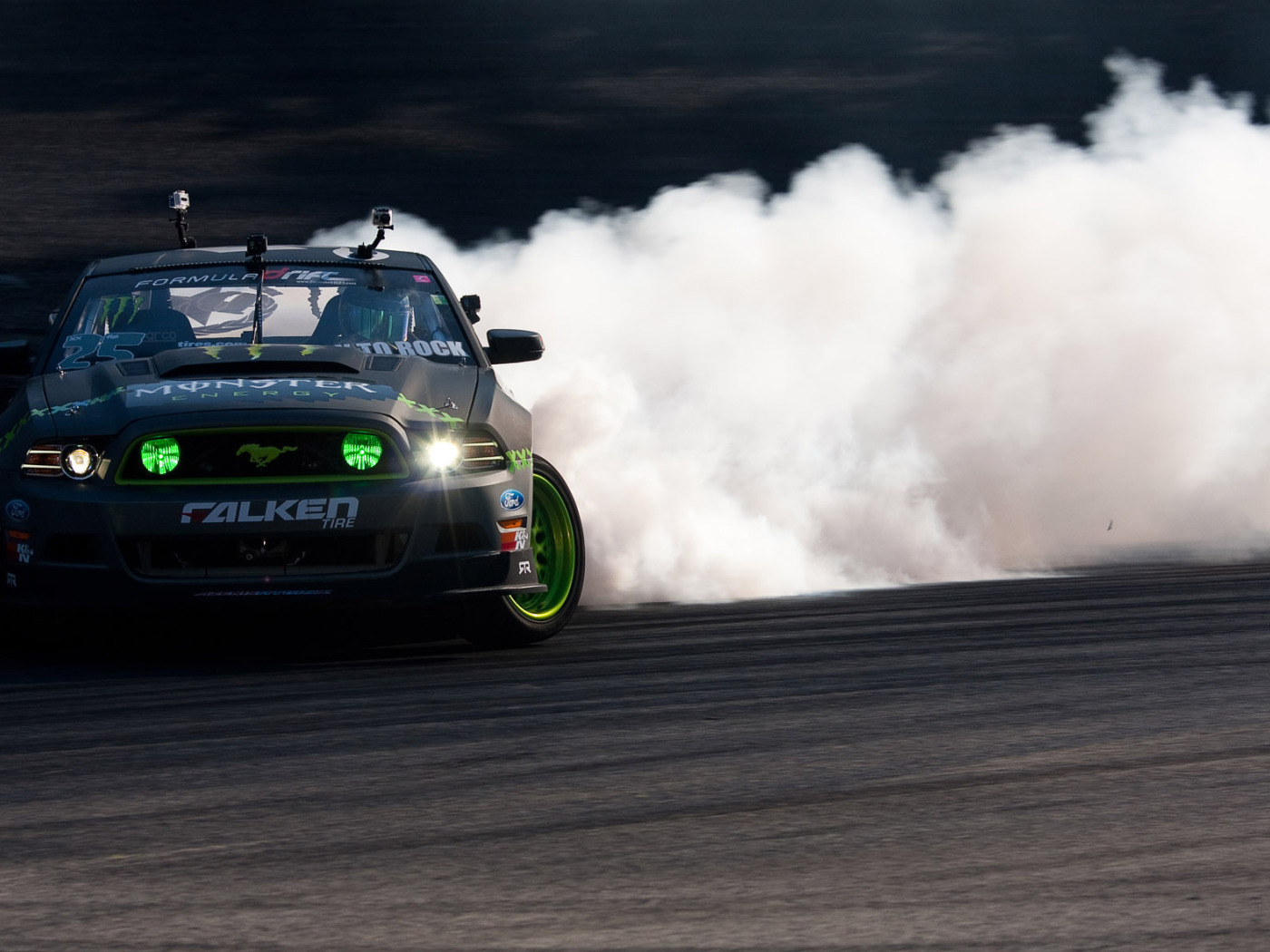 Скачать обои Mustang, Ford, Drift, Monster Energy, Vaughn Gittin Jr,  FormulaD, раздел ford в разрешении 1400x1050