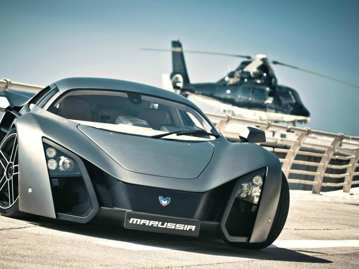 Суперкар Marussia b1