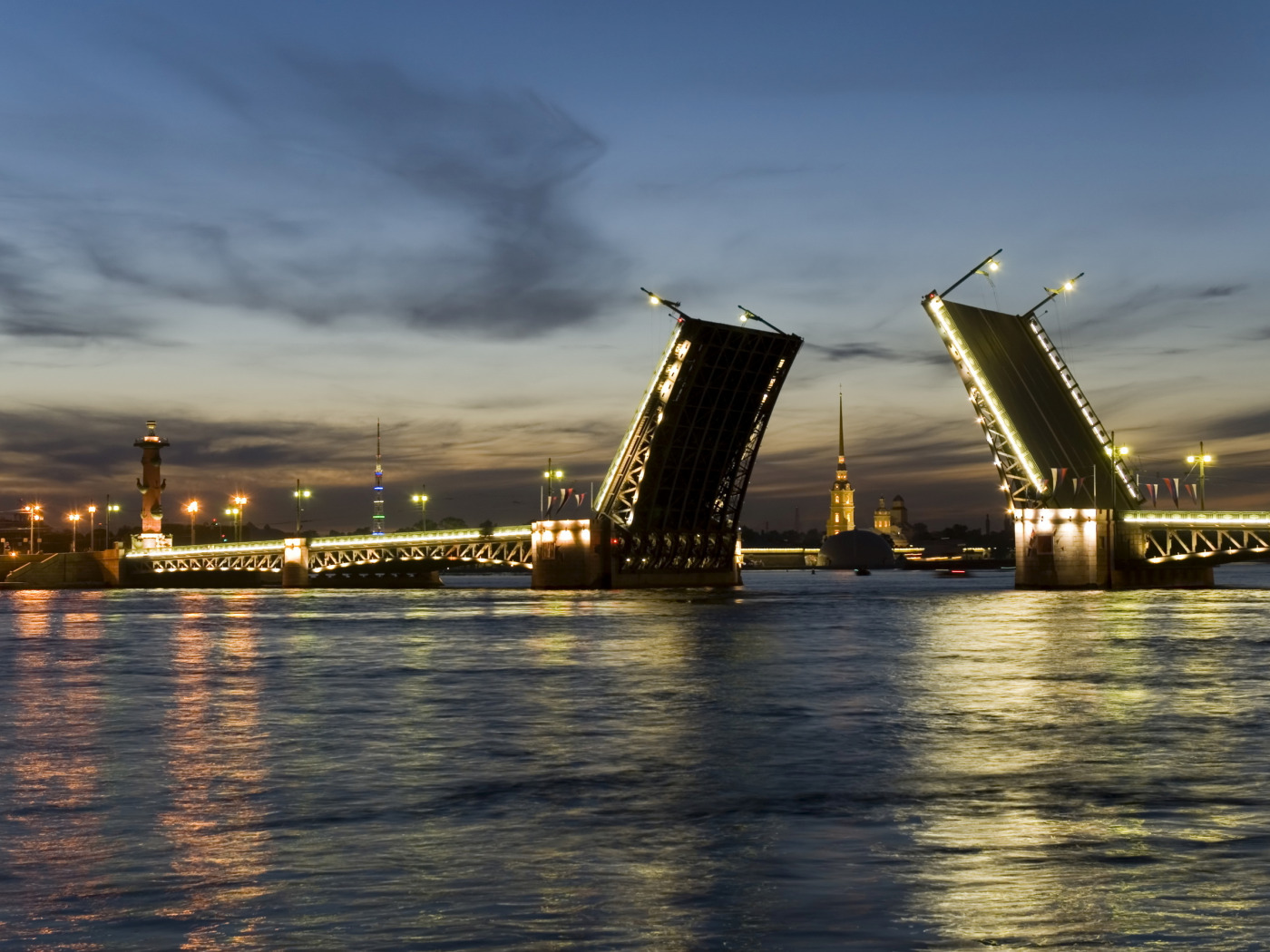 20 мая спб. Дворцовый разводной мост в Санкт-Петербурге. Разводные мосты Питер Бург. Северная столица Санкт-Петербург.