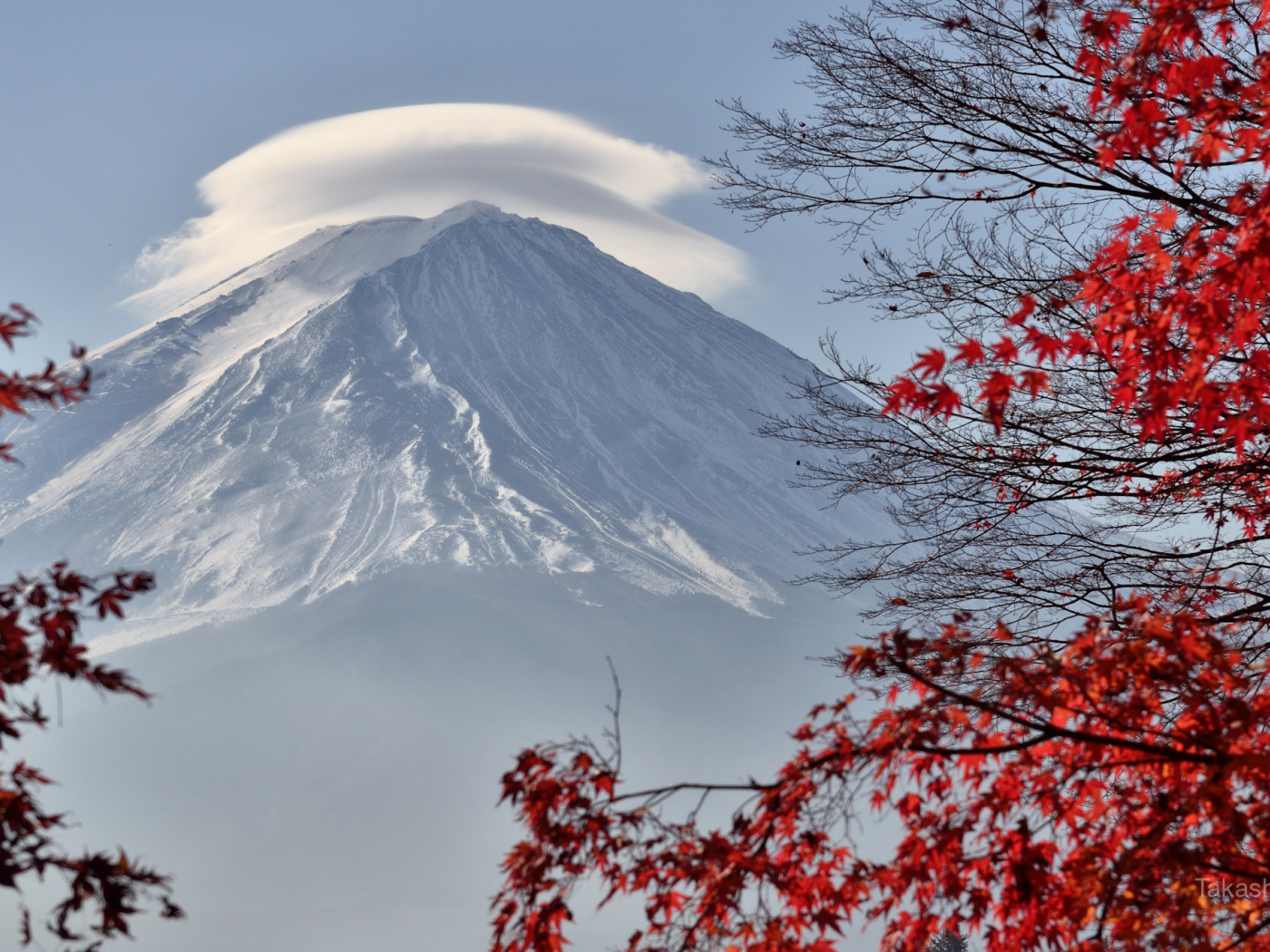 Скачать обои облако, Japan, красные листья, <b>Фудзияма</b>, Fuji, Takashi, раздел...