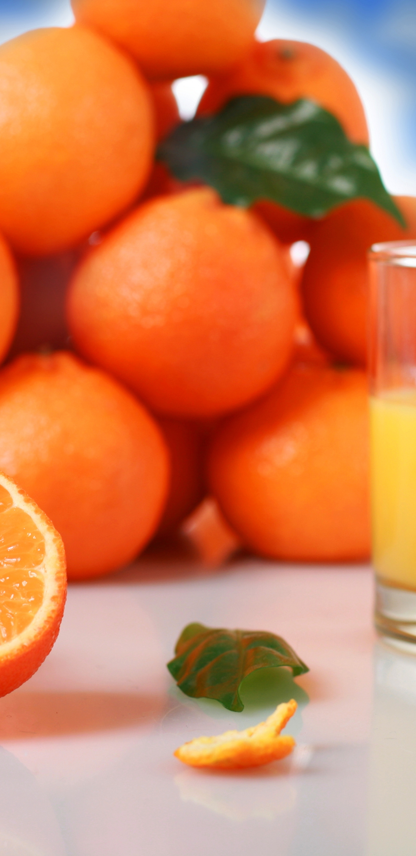 Со скольки можно апельсин. Апельсины для сока. Цитрусовый сок. Апельсины и апельсиновый сок. Витамин c с апельсином.