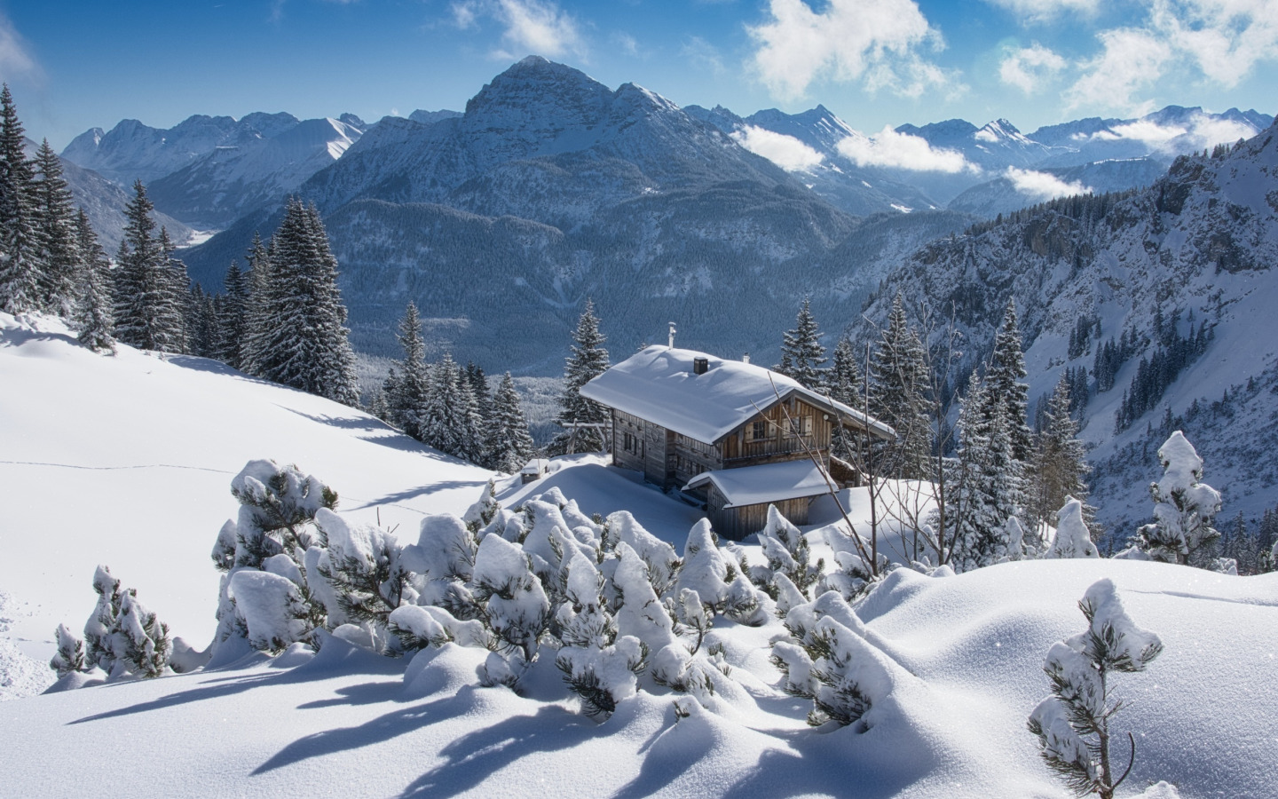 Горы снег дома. Альпы Тирольские горы Австрия. Альпы Австрия зима. Тироль Австрия природа. Австрия горы в Австрии Альпы зимой.
