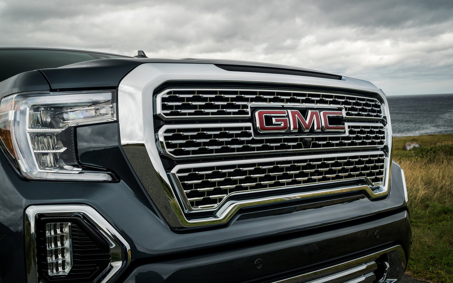 Gmc sierra denali. GMC Sierra Denali 2019. GMC Sierra 1500 Denali 2019. Автомобиль GMC Sierra Denali -2019. GMC Sierra 2019 габариты.