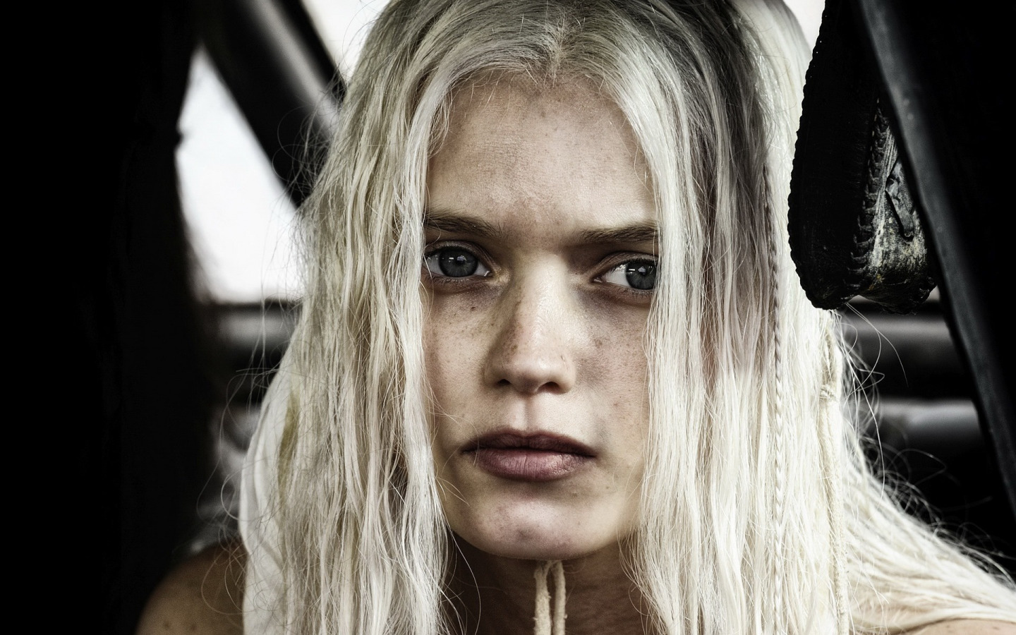 Скачать обои взгляд, модель, актриса, hair, Abbey Lee Kershaw, Mad Max:  Fury Road, Безумный Макс: Дорога ярости, Эбби Ли, раздел фильмы в  разрешении 1440x900