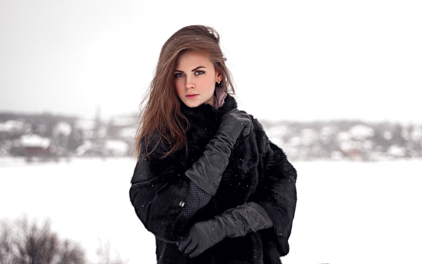 Холодная красивая девушка. Красивая девушка в куртке. Красивые девушки в зимней одежде. Девушка в зимней куртке. Зимнее пальто для девушек.