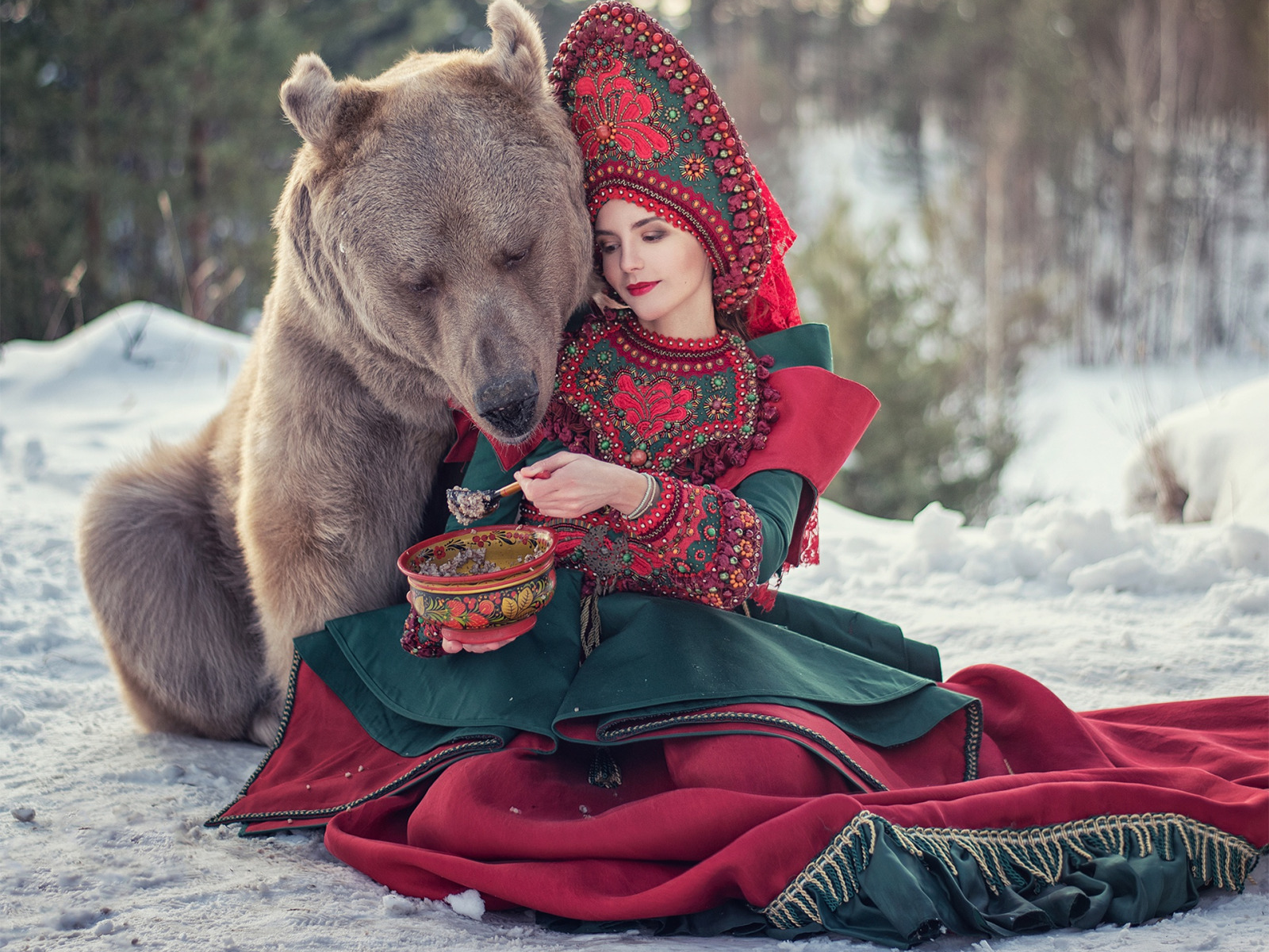 Медведь Степан фотосессия с моделями