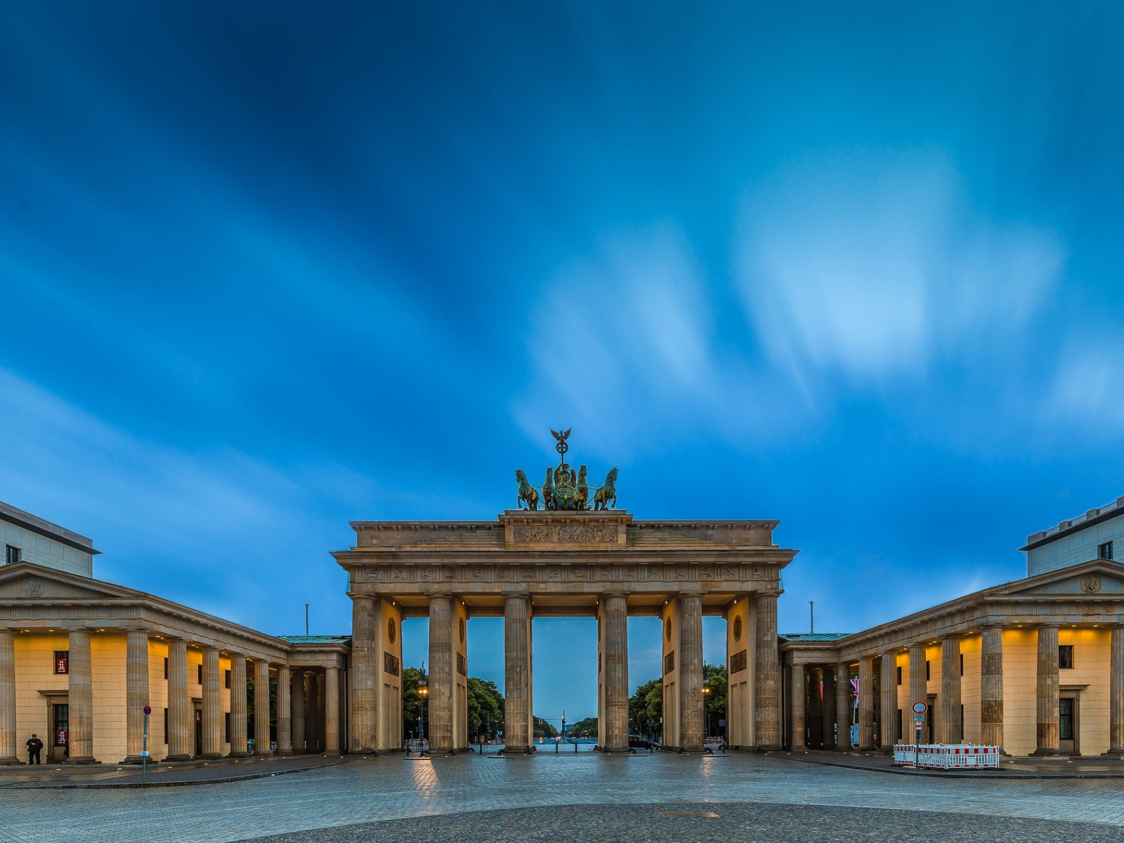 Бранденбургские ворота Берлин Германия. Бранденбургские ворота (Brandenburg Gate). Бранденбургские ворота (г. Берлин). Берлин Букингемские ворота.