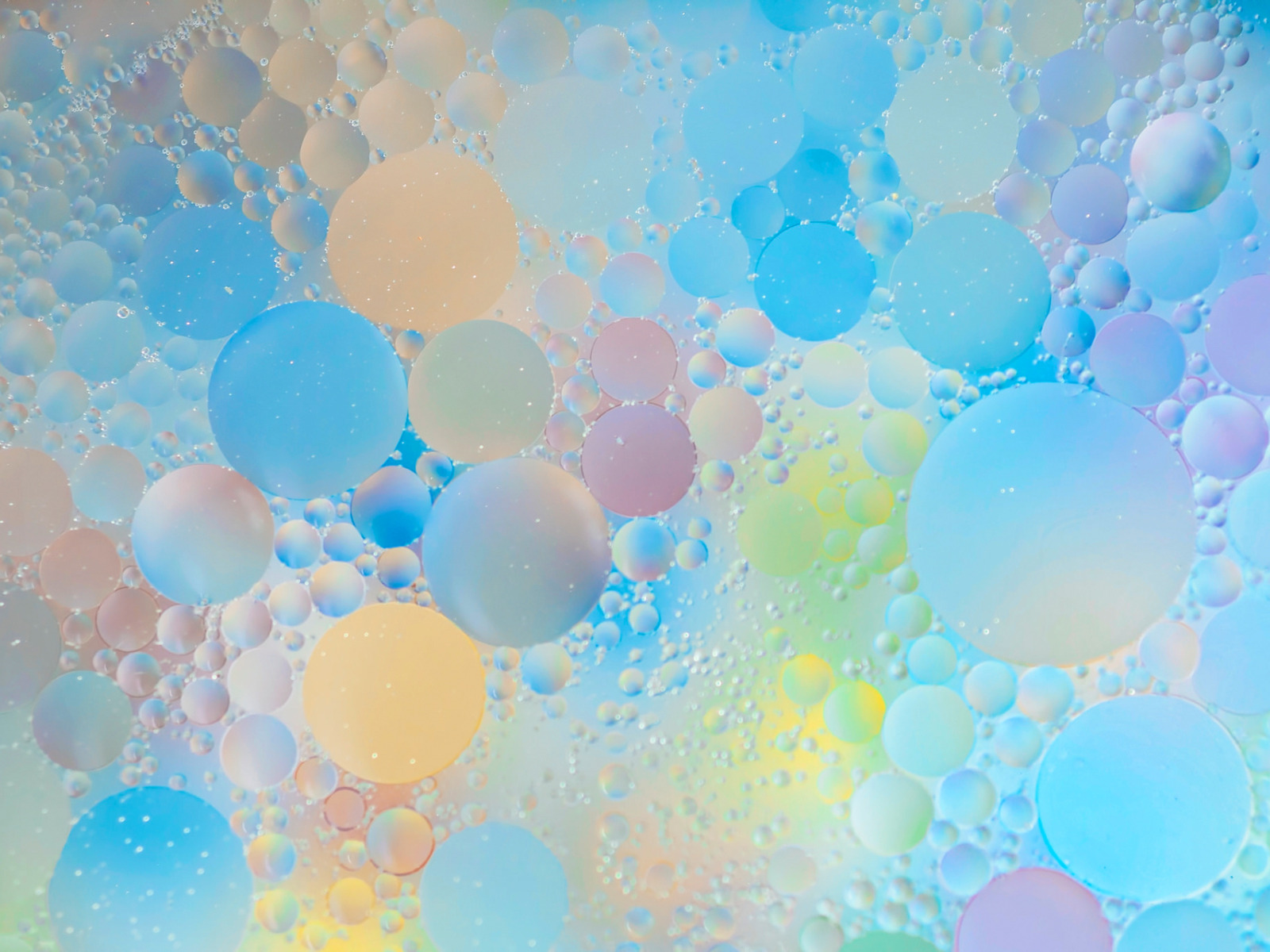 Фон пузыри. Фон мыльные пузыри. Разноцветные мыльные пузыри. Фон пузыри разноцветные.