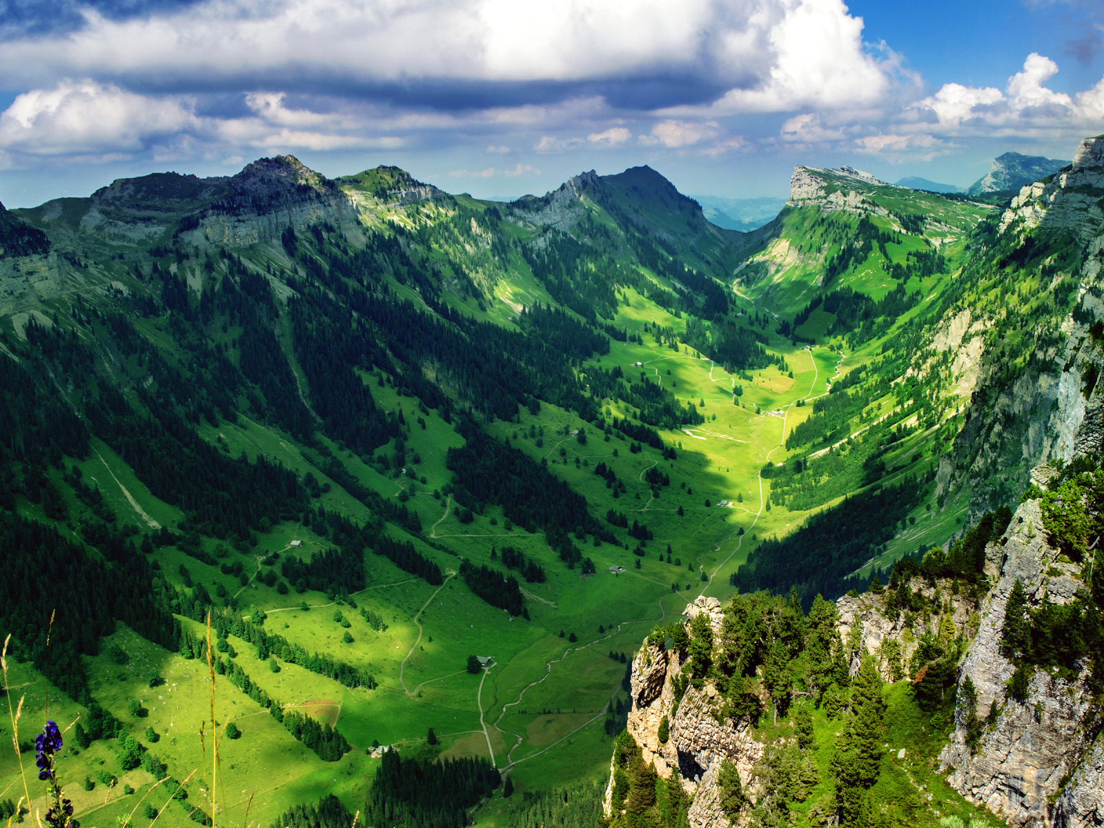 Швейцария Альпы каньон