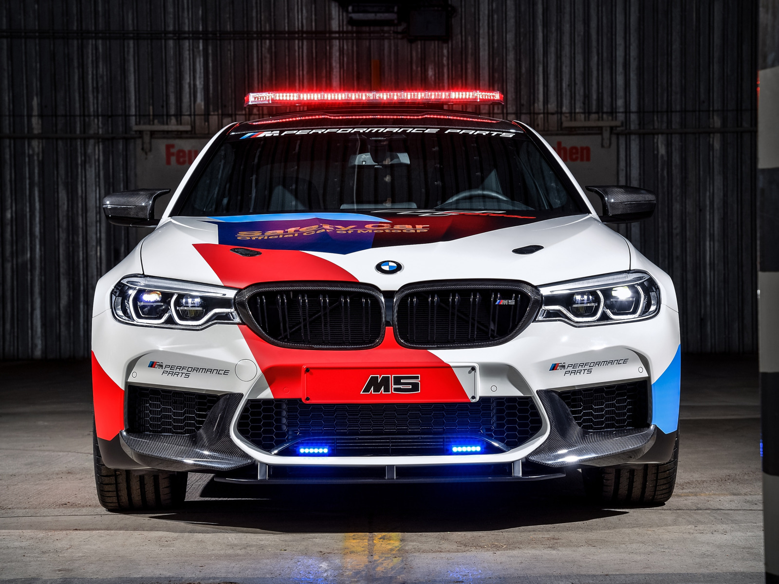 Скачать обои MotoGP, мигалки, Safety Car, BMW M5, раздел bmw в разрешении  1600x1200