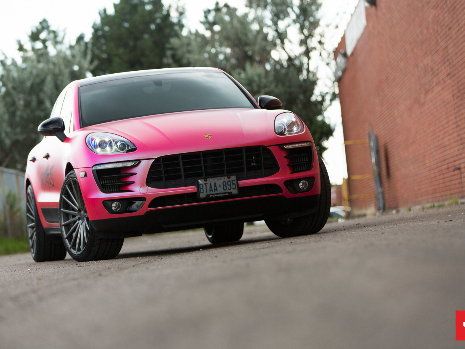 Porsche Macan красный матовый