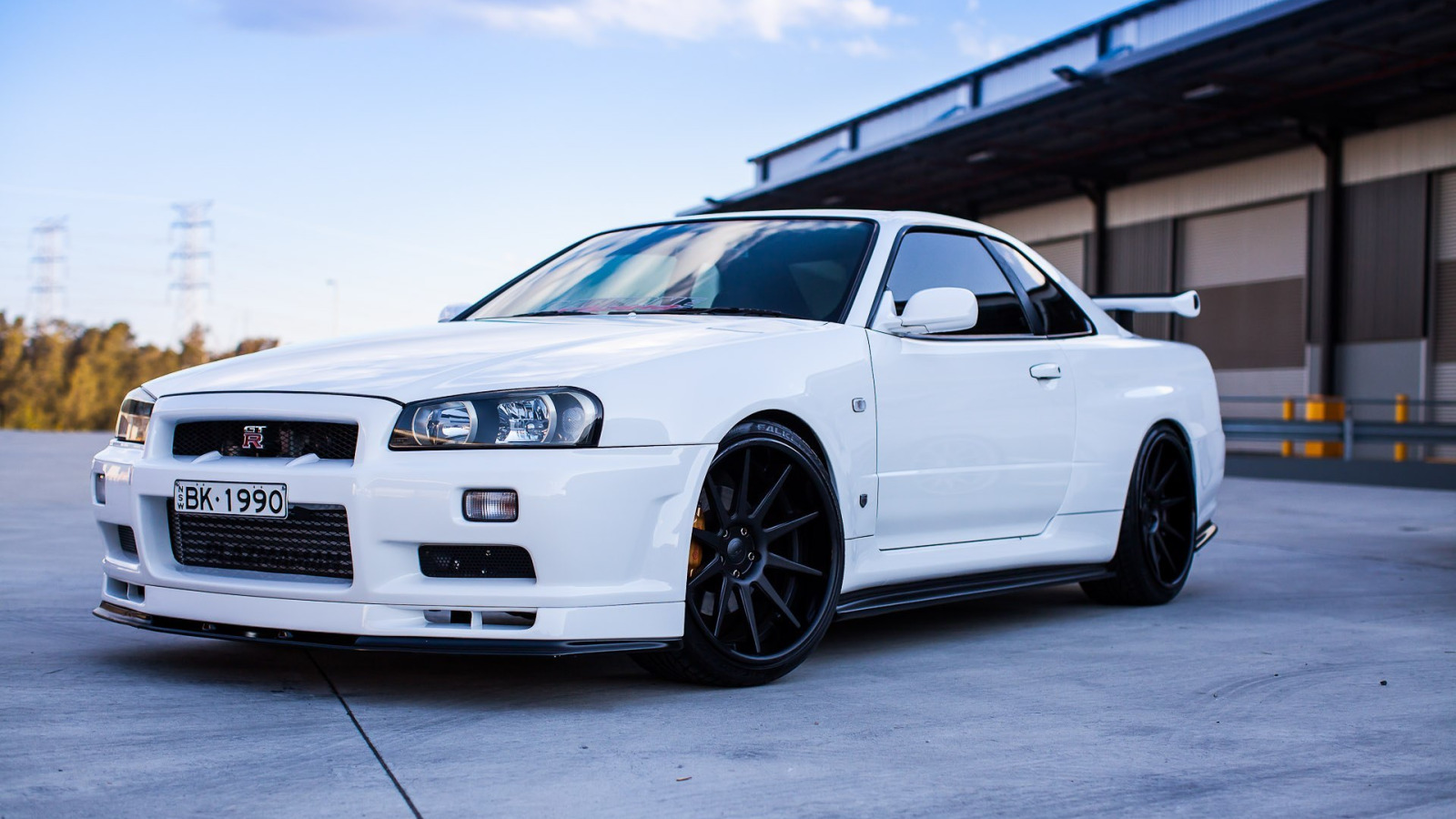 Nissan GTR White Tuning